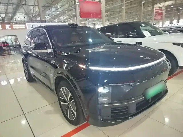 Li Auto L8 — Фото автомобиля 3