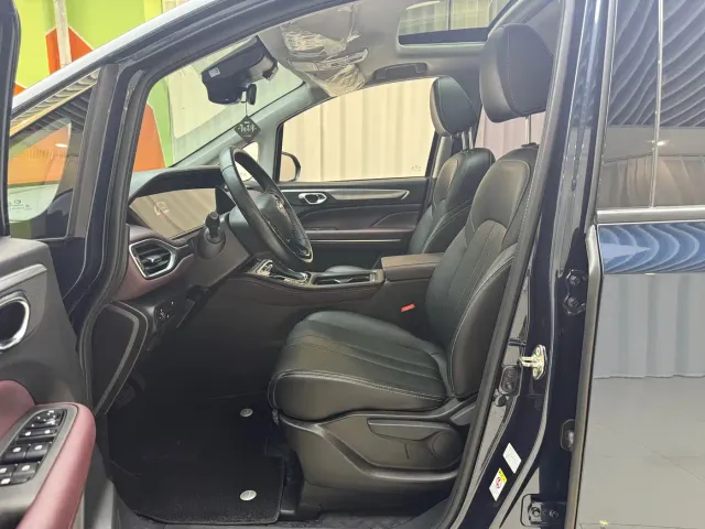 GAC Trumpchi M6 — Фото автомобиля 7