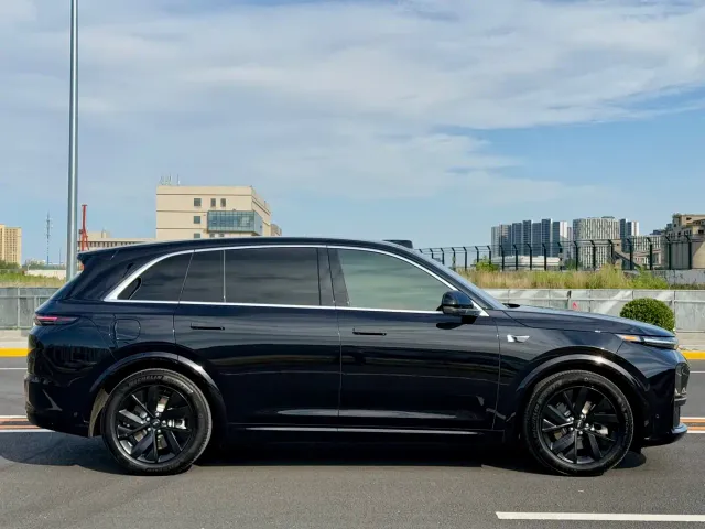 Li Auto L7 — Фото автомобиля 4