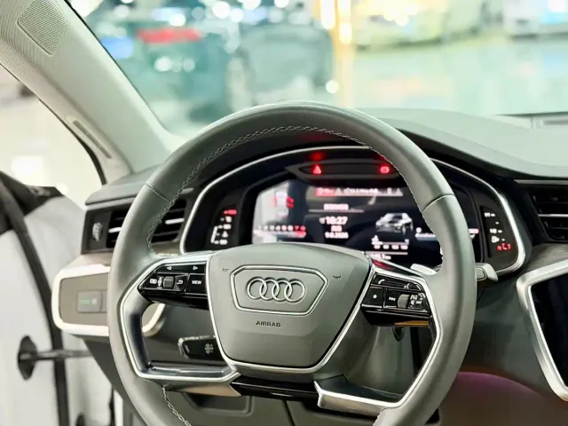 Audi A7L — Фото автомобиля 6