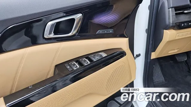 Kia Carnival Generation 4 — Фото автомобиля 28