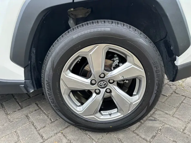 Toyota RAV4 — Фото автомобиля 17