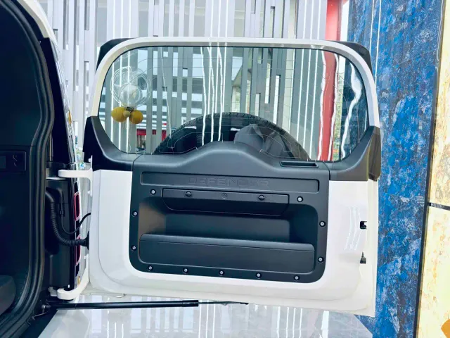 Land Rover Defender — Фото автомобиля 18