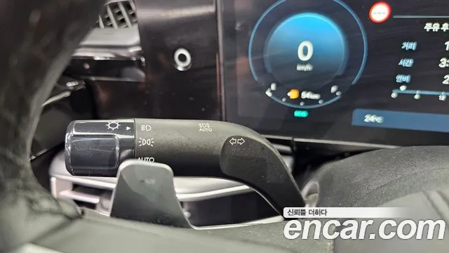 Hyundai Grandeur Grandeur (GN7) 2.5 Бензин 2WD — Фото автомобиля 26