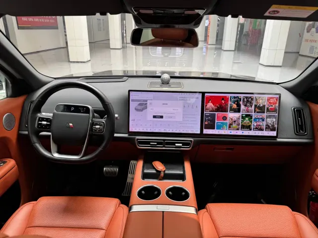 Li Auto L8 — Фото автомобиля 12