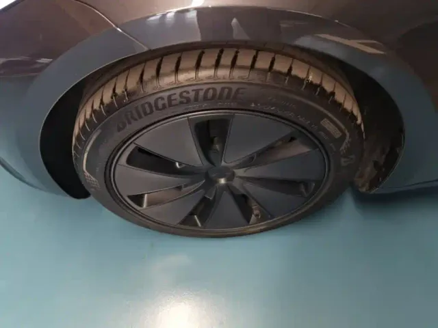 Tesla Model 3 — Фото автомобиля 22