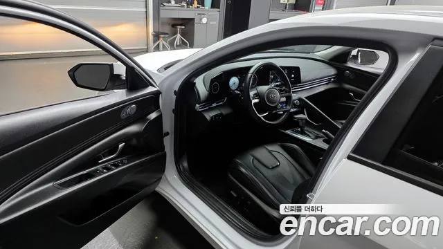 Hyundai AVANTE Avante (CN7) — Фото автомобиля 10