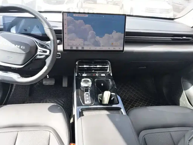 Wuling Starlight — Фото автомобиля 12