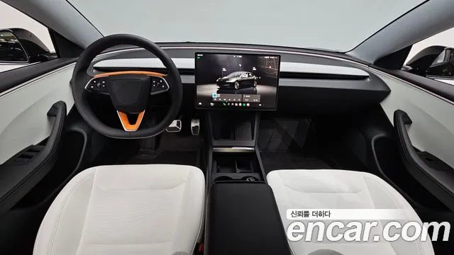 Tesla Model 3 — Фото автомобиля 10