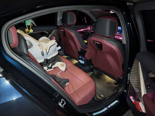 BMW 5 Series — Фото автомобиля 5