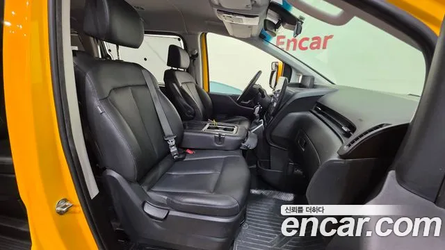 Hyundai Staria — Фото автомобиля 10
