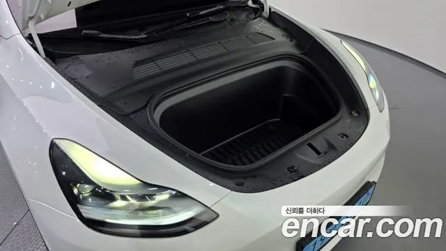 Tesla Model Y — Фото автомобиля 6