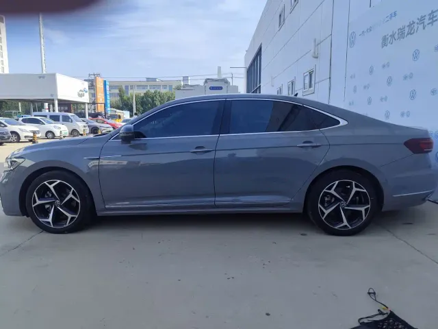 Volkswagen Passat — Фото автомобиля 7