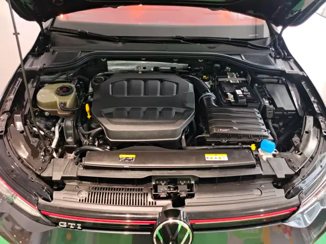 Volkswagen Golf GTI — Фото автомобиля 6
