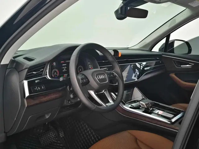 Audi Q7 — Фото автомобиля 9