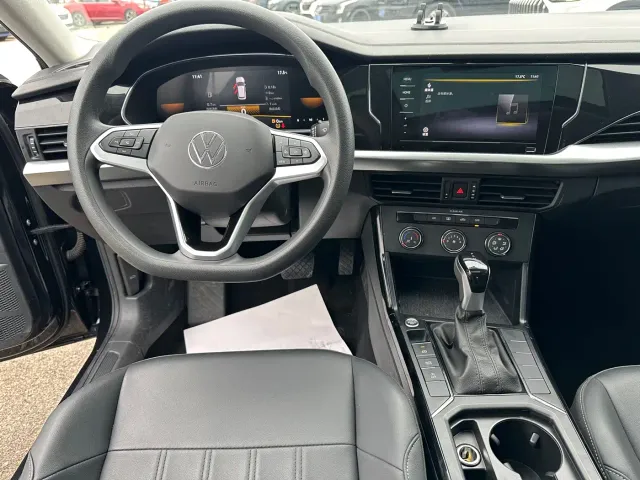 Volkswagen Passat — Фото автомобиля 15