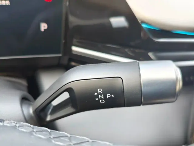 Geely Galaxy L6 — Фото автомобиля 22