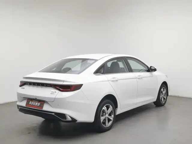 Geely Emgrand L — Фото автомобиля 2