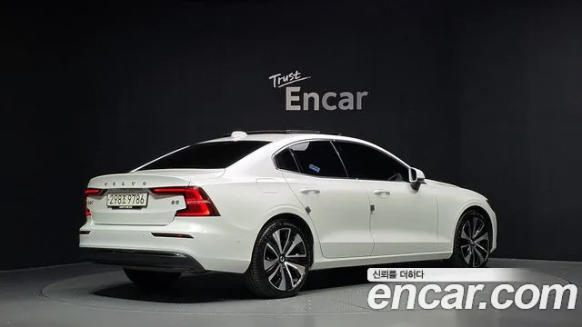 Volvo S60 3rd Gen — Фото автомобиля 2