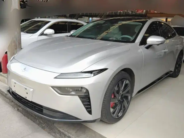 Фотография автомобиля — Dongfeng eπ 007