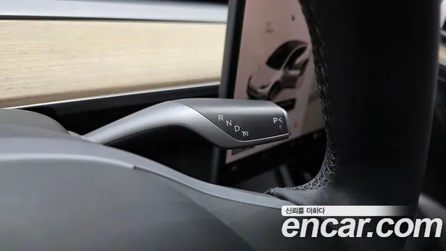 Tesla Model Y — Фото автомобиля 12