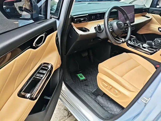 GAC Trumpchi E8 — Фото автомобиля 15