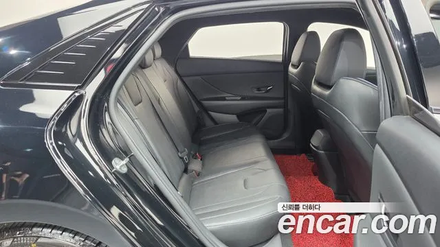 Hyundai Avante CN7 — Фото автомобиля 11