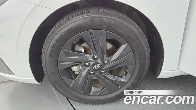 Hyundai AVANTE Avante (CN7) — Фото автомобиля 5