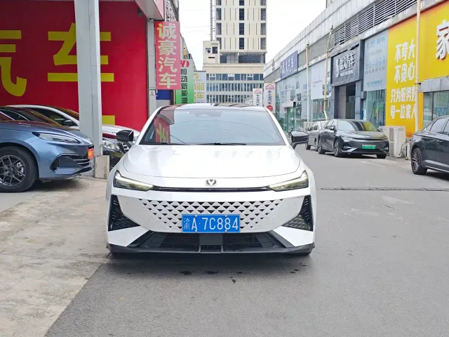 Changan UNI-V — Фото автомобиля 2