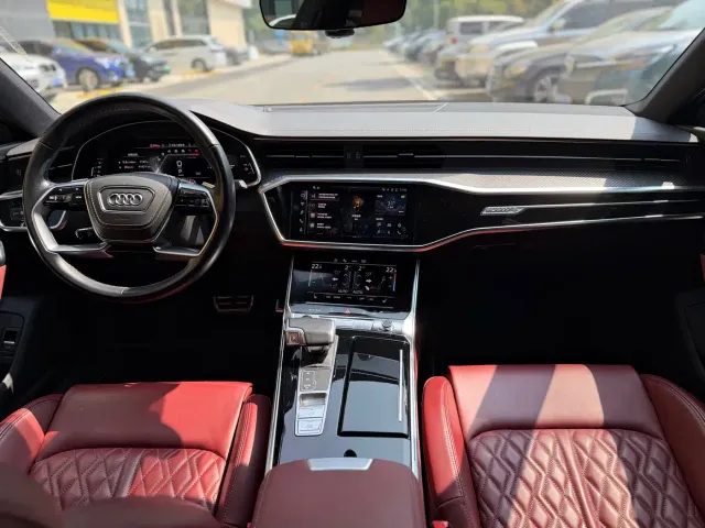 Audi A7L — Фото автомобиля 10