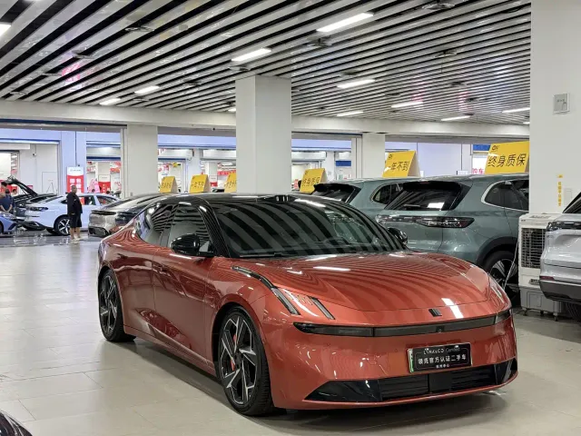 Lynk & Co Z10 — Фото автомобиля 3