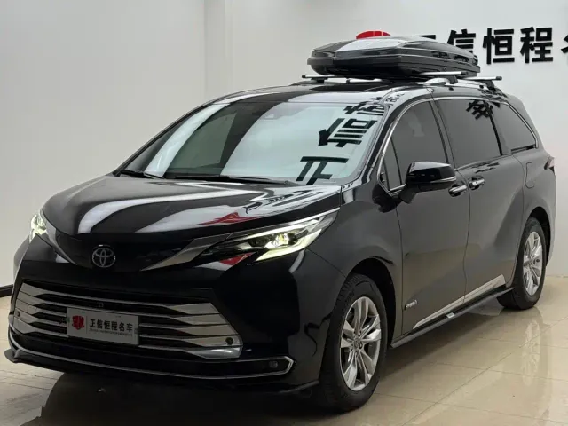 Toyota Sienna — Фото автомобиля 5