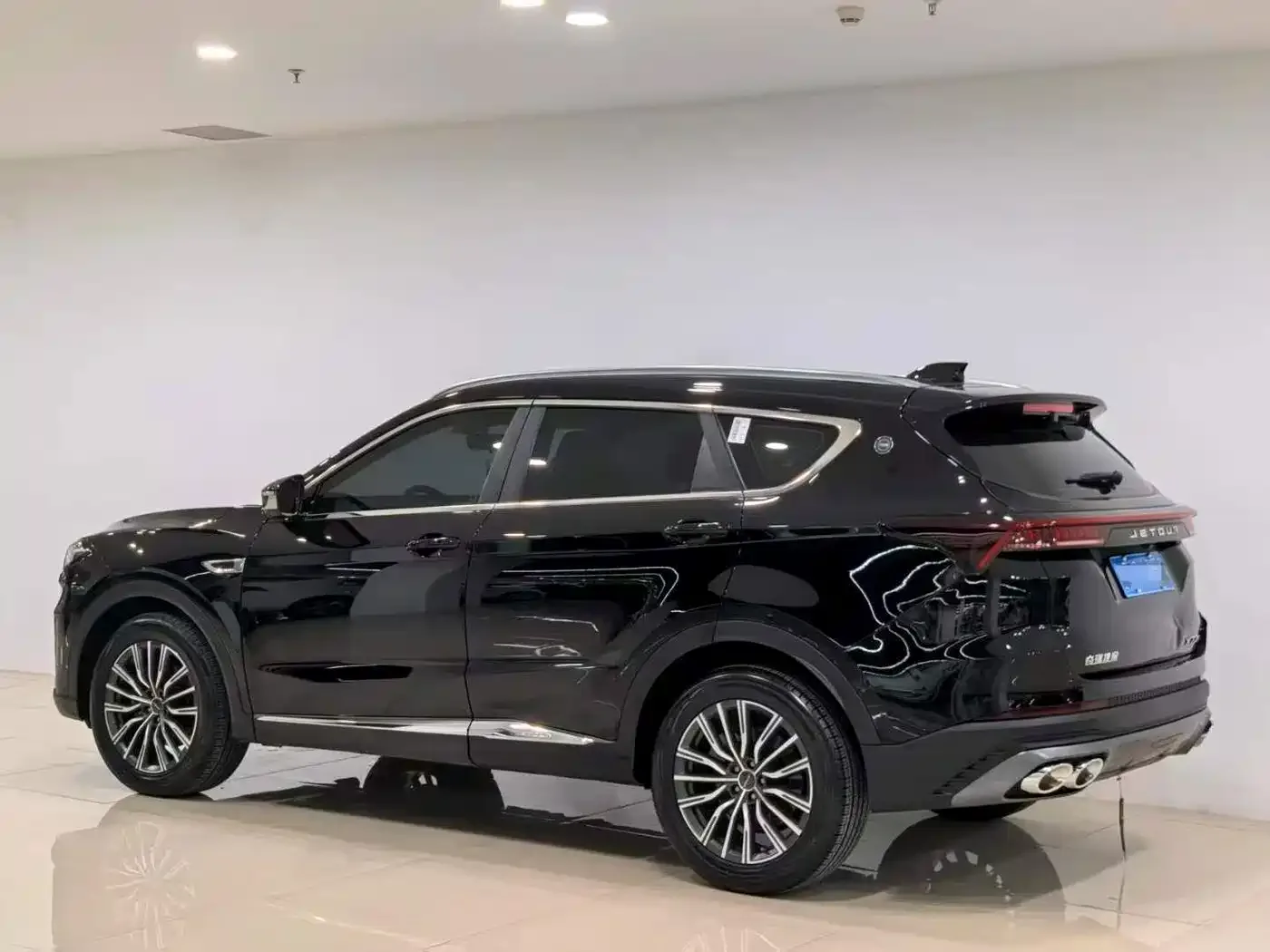Jetour Jetour X70 PLUS 2025 Champion Edition 1.5T DCT Champion PRO 5-seater — Фото автомобиля 9