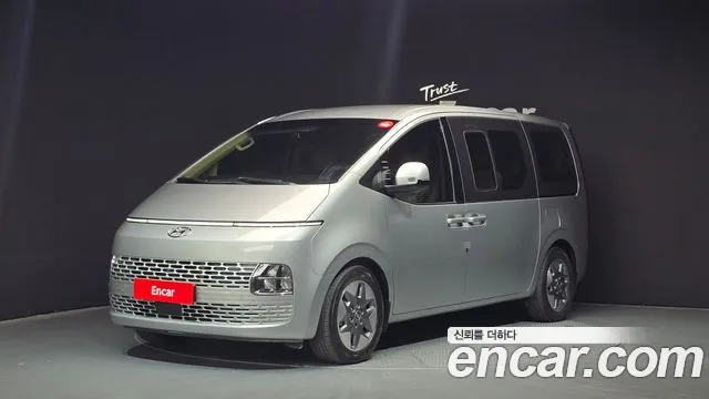 Фотография автомобиля — Hyundai Staria