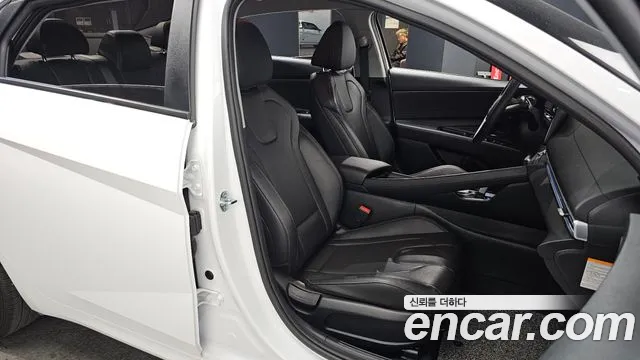 Hyundai Avante CN7 — Фото автомобиля 16
