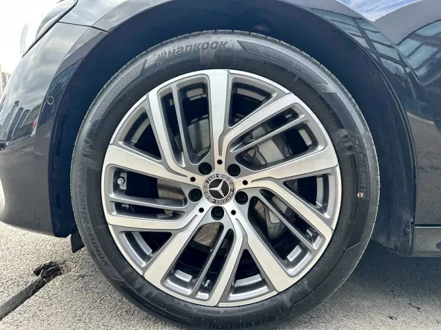 Mercedes-Benz E-Class — Фото автомобиля 17