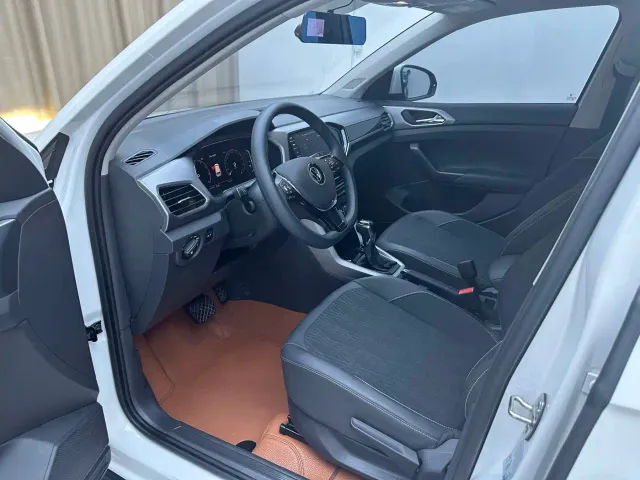 Volkswagen T-Cross — Фото автомобиля 10