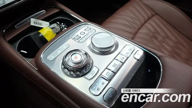 Genesis G90 Бензин 3.5 Turbo e-S/C AWD — Фото автомобиля 9