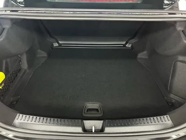 Mercedes-Benz E-Class — Фото автомобиля 25