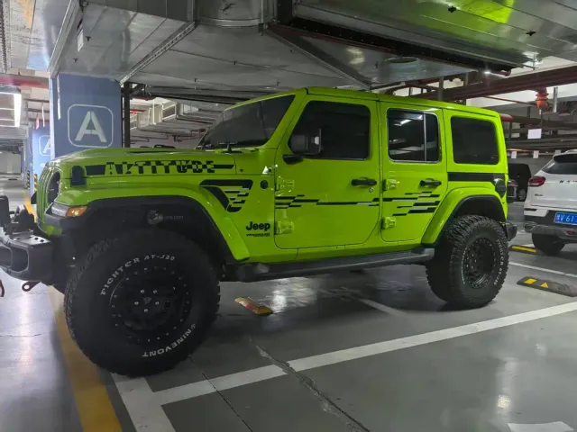 Jeep Wrangler — Фото автомобиля 9