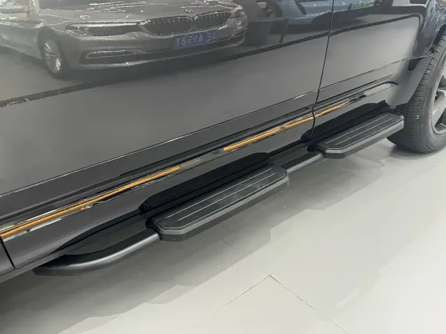 Land Rover Defender — Фото автомобиля 16