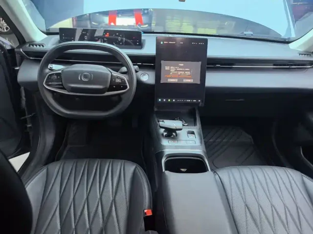Changan Qiyuan A05 — Фото автомобиля 9