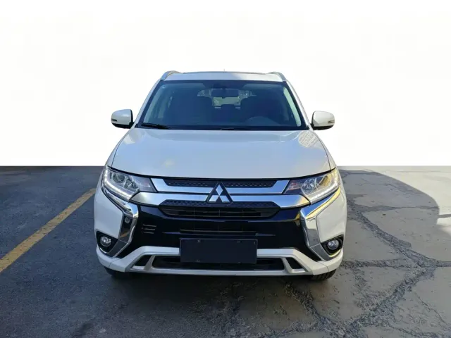 Mitsubishi Outlander — Фото автомобиля 2