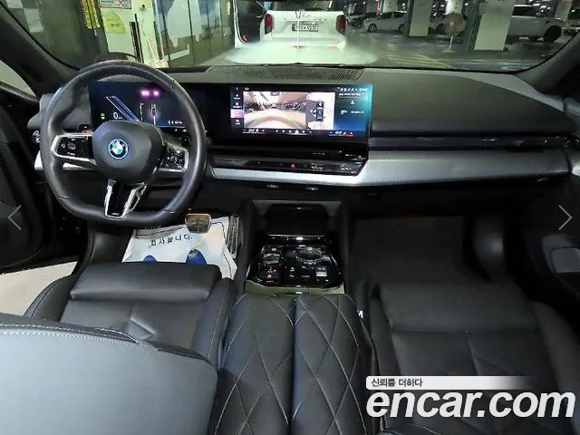 BMW 5-Series 5 серия (G60) — Фото автомобиля 10
