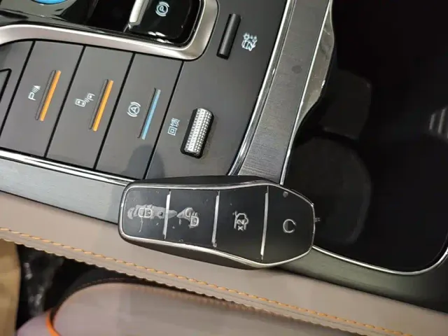 BYD Yuan PLUS — Фото автомобиля 8