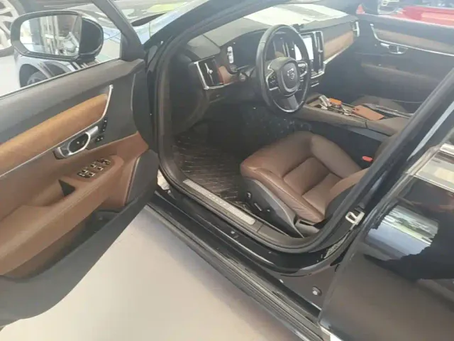 Volvo S90 — Фото автомобиля 15