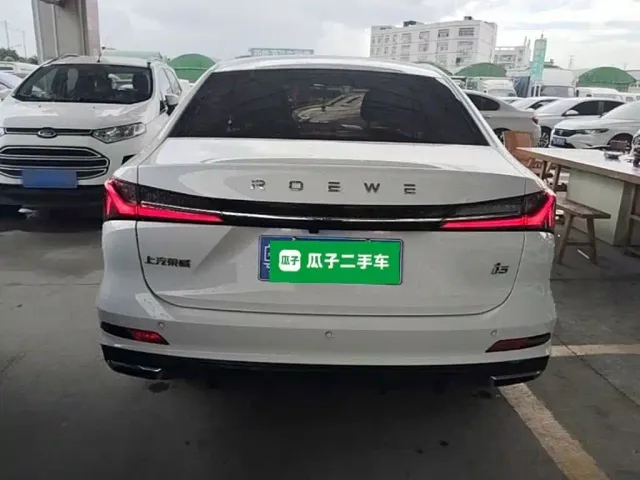 Roewe i5 — Фото автомобиля 3