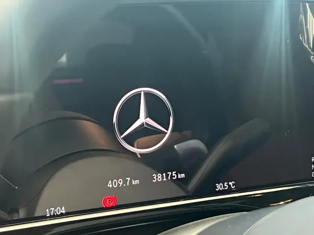 Mercedes-Benz E-Class — Фото автомобиля 11