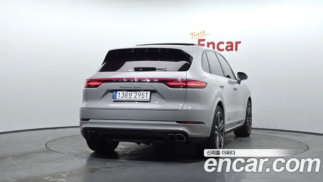 Porsche Cayenne — Фото автомобиля 4