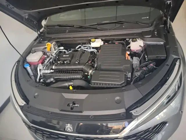 BYD Qin L — Фото автомобиля 19